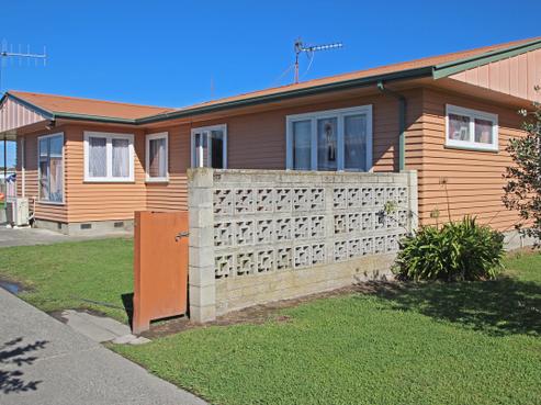 25 Downing Avenue, Pirimai