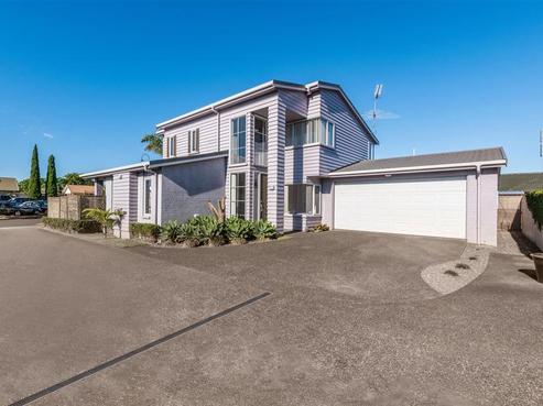11 Tolben Place, Golflands