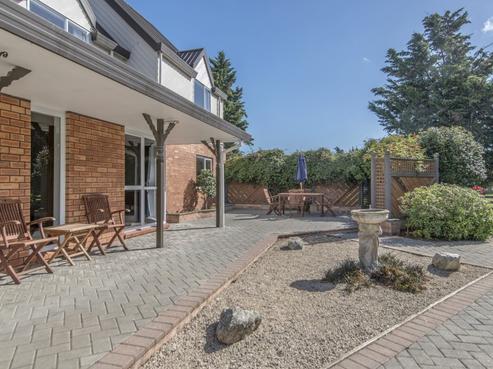 28 Thomsons Road, Burnham
