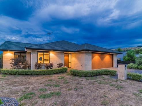 25 Lorna Irene Drive, Raumati South