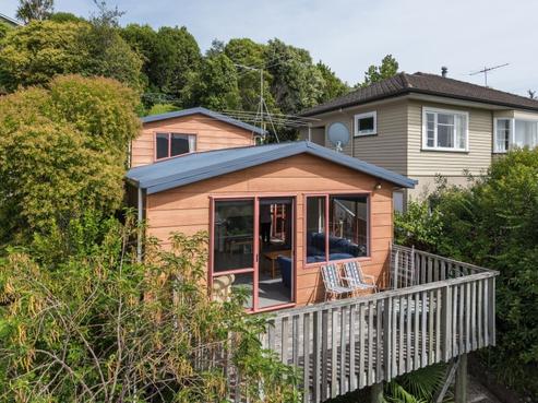 17 Queens Road, Stepneyville
