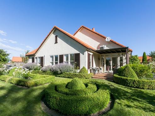 225F Te Mata Road, Havelock North