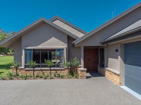 16 Merlot Place, Rototuna