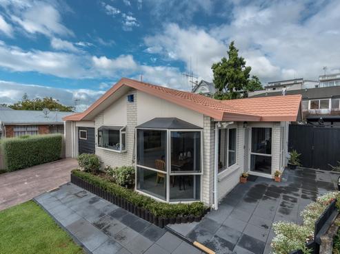 6 Dunsford Mews, Hamilton Central