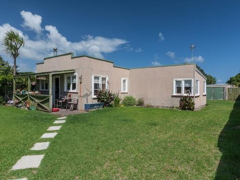 4 Kauwhata Street, Himatangi Beach