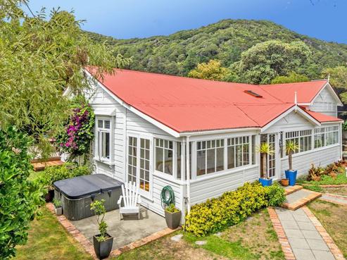 6 Maire Street, Eastbourne