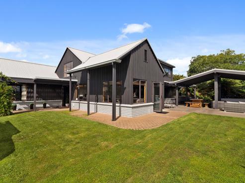 17 Utuhina Road, Springfield