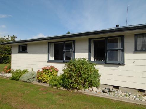 83 Waverley Street, Karamea