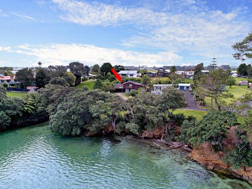 66 Ronald Avenue, Glenbrook