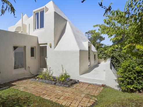 8 Corrondella Grove, Belmont