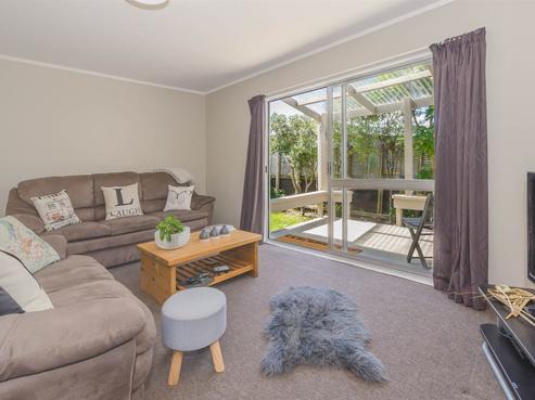 2A Hicks Crescent, Waikanae Beach