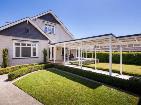 54 Paynters Avenue, Strandon