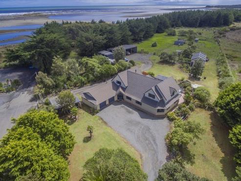 706 Kuku Beach Road, Manakau