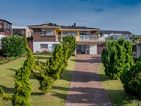 66 Shakespear Road, Army Bay