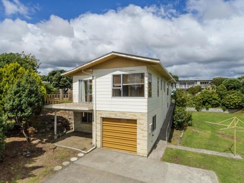 8 Tahi Road, Paraparaumu Beach