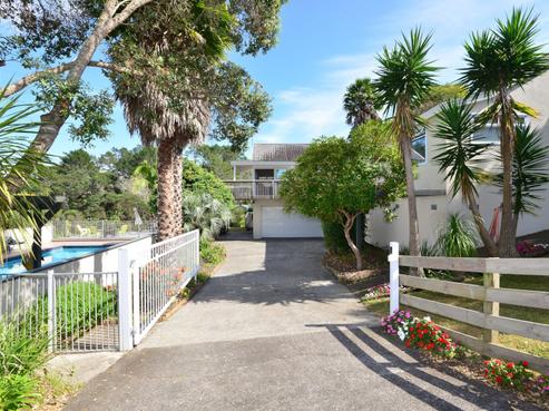 16 Clayden Drive, Gulf Harbour