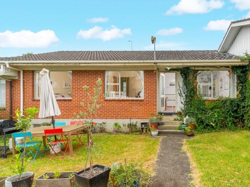 2/36 Parr Road South, Point Chevalier