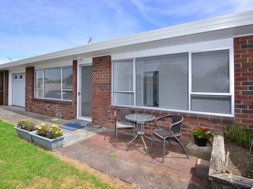 2/56 Hatton Road, Orewa