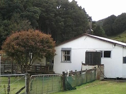 10 Tahora Road, Tahora
