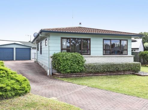 4 Perry Crescent, Greenmeadows