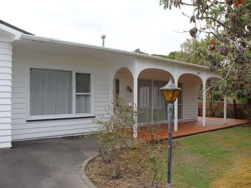 2A Patterson Grove, Waikanae