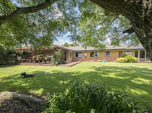 2 De La Mare Drive, Leamington