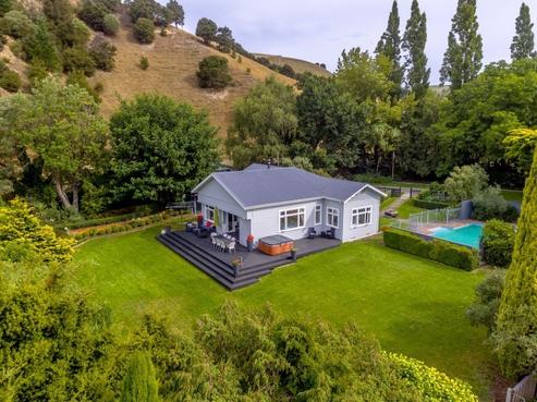 627 Dry River Road, Martinborough