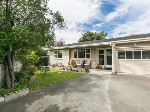 55A Downing Avenue, Pirimai
