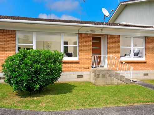 2/769 Beach Road, Browns Bay