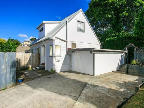 2/15 Lambrown Drive, Totara Vale
