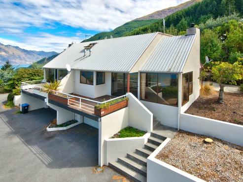 110A Wynyard Crescent, Fernhill/Sunshine Bay