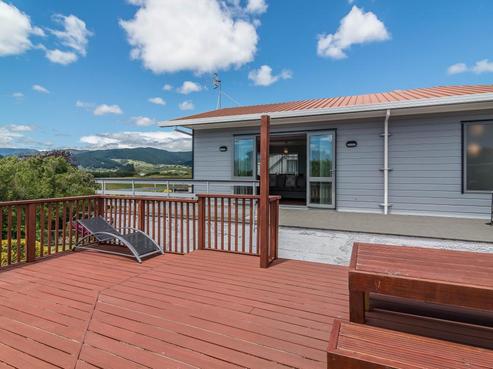 22 Pohutukawa Crescent, Raumati Beach