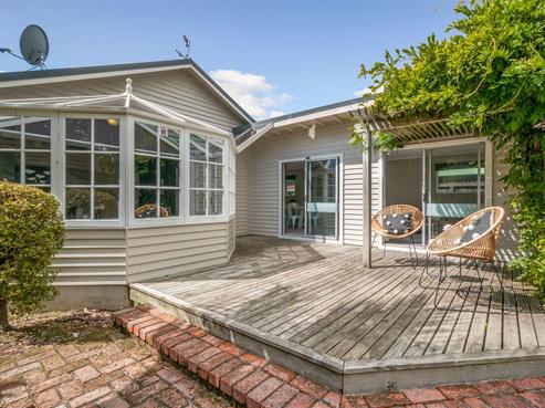 70 Knights Road, Central Hutt