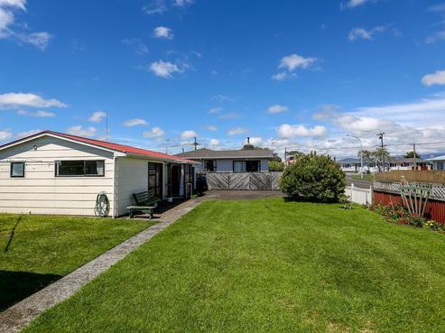 4 Riversdale Drive, Merrilands