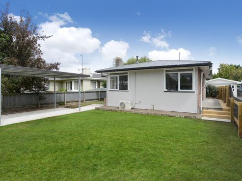 807 Clive Street, Akina