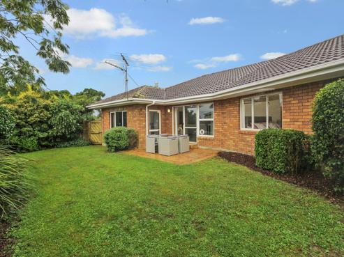 56 Paterson Avenue West, Pukekohe