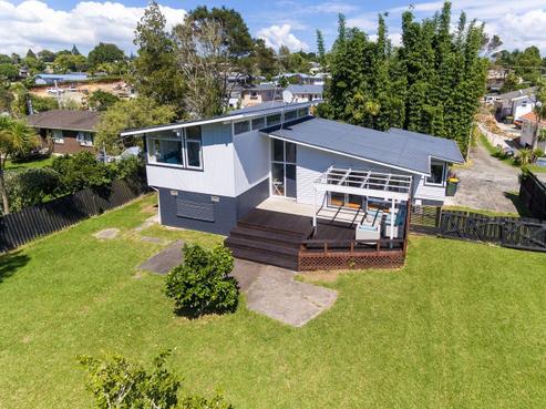 27 Lauderdale Road, Birkdale