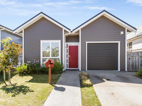 42 Cape Cod Drive, Gulf Harbour