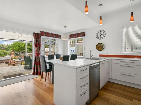 25 Randwick Crescent, Moera