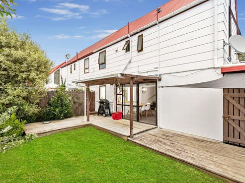 2/1 Warwick Street, Morningside