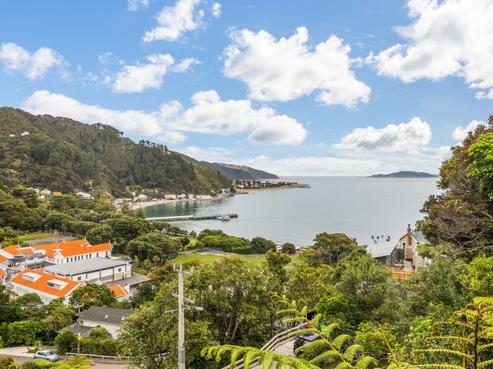 36 Ferry Road, Days Bay