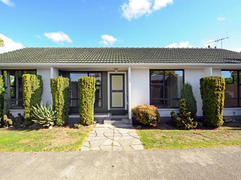 27 Larch Place, Casebrook