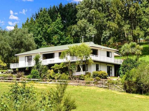 1 Wendy Road, Waitakere