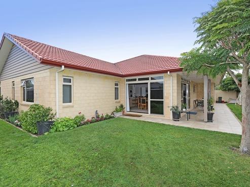 42 Orotu Drive, Poraiti