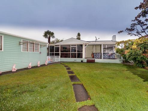 213 Sunnybank Crescent, Camberley