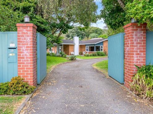 19 Kowhai Grove, Waikanae