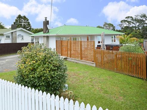 10 Glen Marine Parade, Glendene