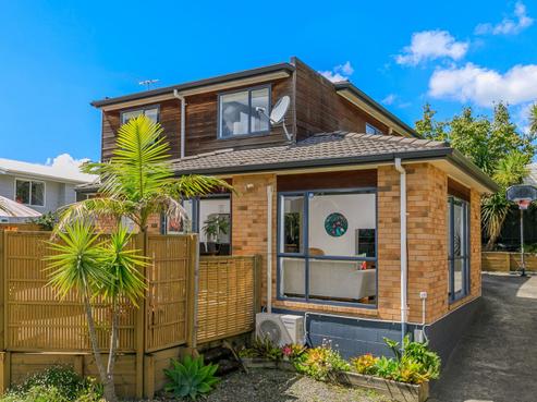 2/33 Lyford Crescent, Sunnynook