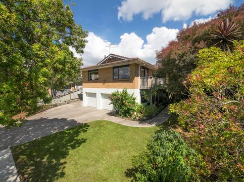 11 Leicester Parade, Somerville