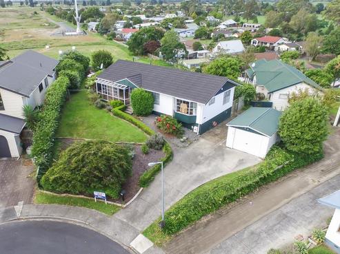 12 Wattle Place, Chartwell